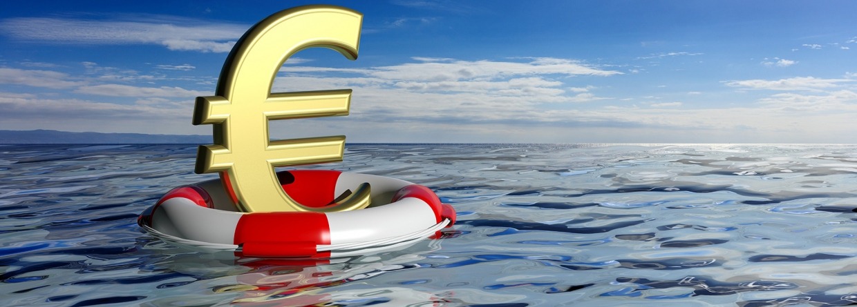 Reddingsboei en een euro-symbool op blauwe zee en hemelachtergrond. 3D illustratie, coronacrisis, steunpakket, zakelijk