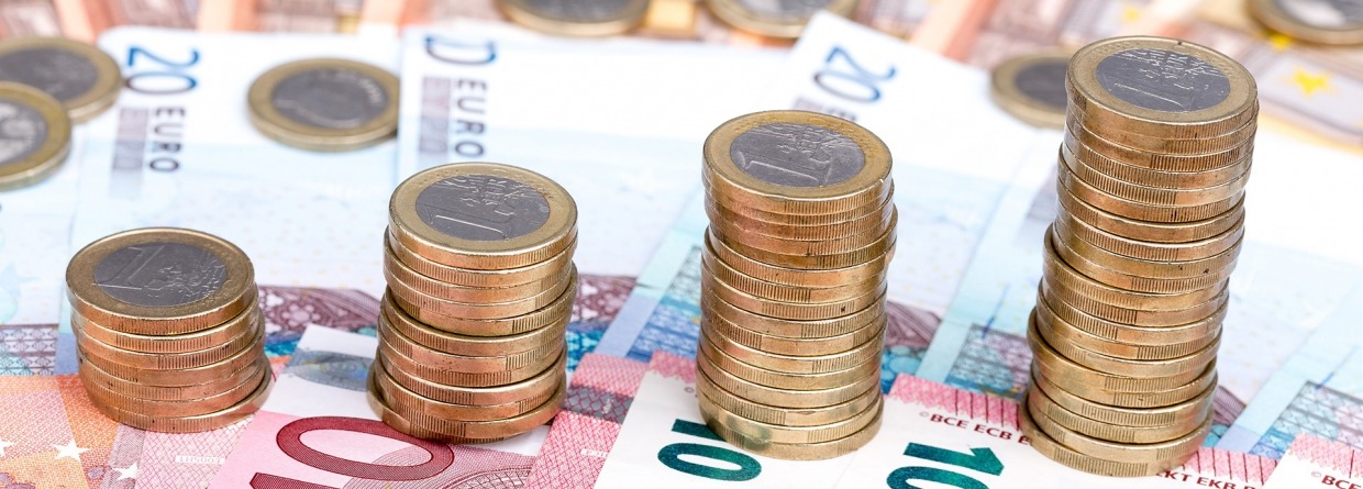 groter wordende stapels munten, briefgeld, euro's, koopkracht, miljoenennota, Prinsjesdag